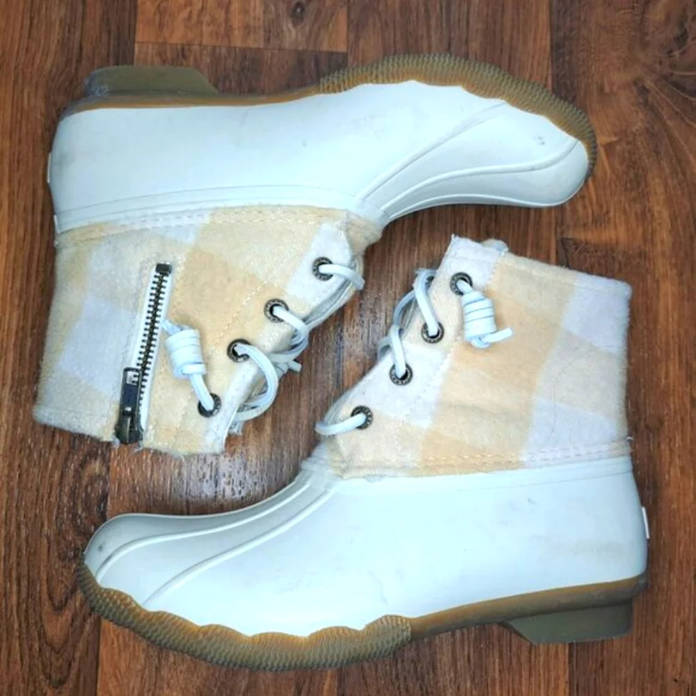 Sperry Saltwater Buffalo Check Duck Boot White Cream Size 6